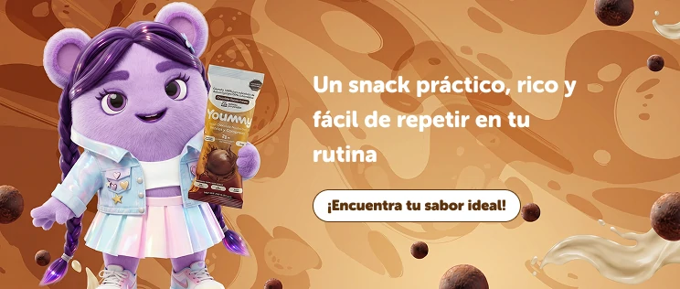 Nela sosteniendo snack Yoummy de canela para una rutina práctica y deliciosa